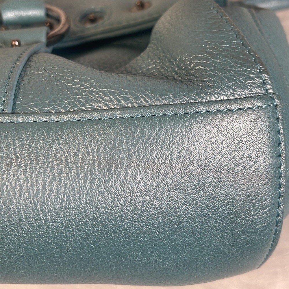 Prague Pearlized East west Pebble leather Handbag. - Picture 9 of 9
